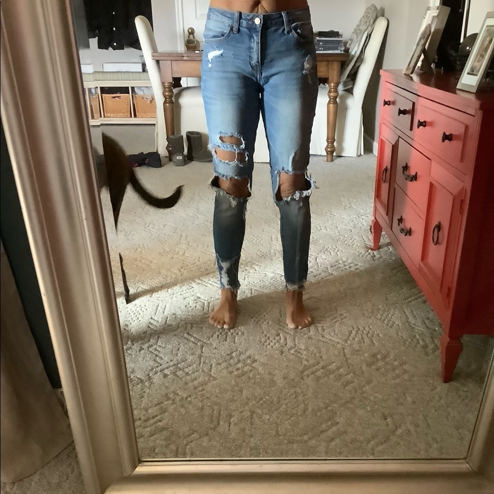 KanCan destroyed jeans